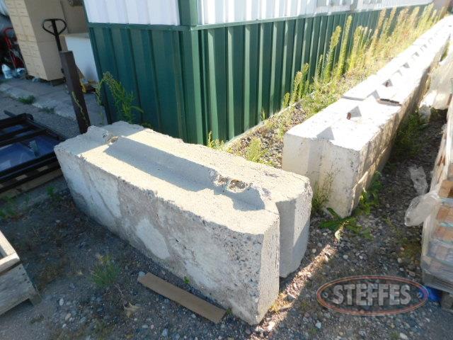 Concrete barriers_1.JPG